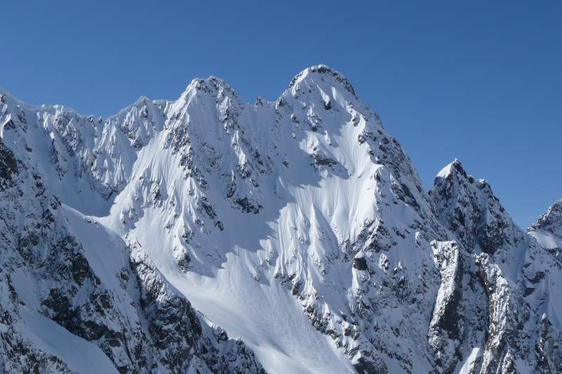 #2 Le Pouce : La face NE du Pouce "himalayenne" Le Pouce : La face NE du Pouce "himalayenne"