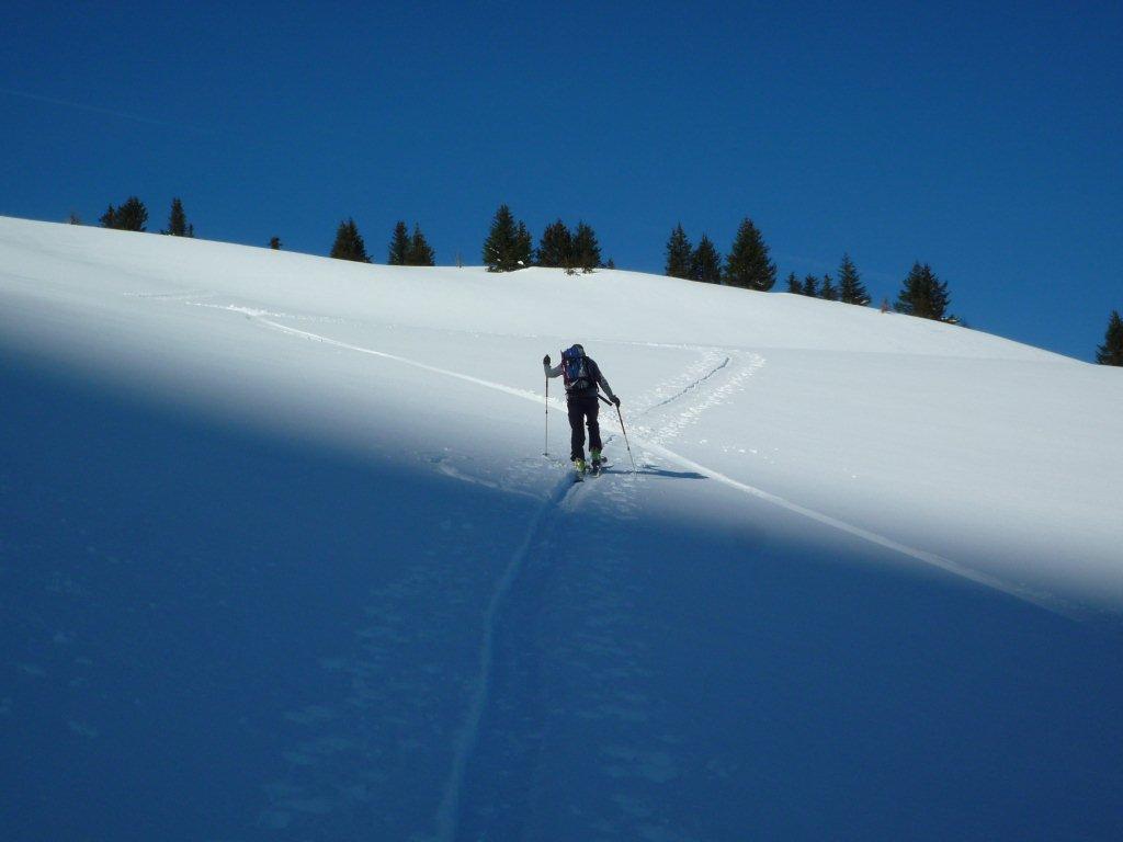 #1 Combe suspendue : bleu blanc bleu Combe suspendue : bleu blanc bleu