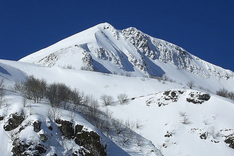 #1 Face est et nord : Des conditions optimales, nos traces dans le haut du goulet Face est et nord : Des conditions optimales, nos traces dans le haut du goulet