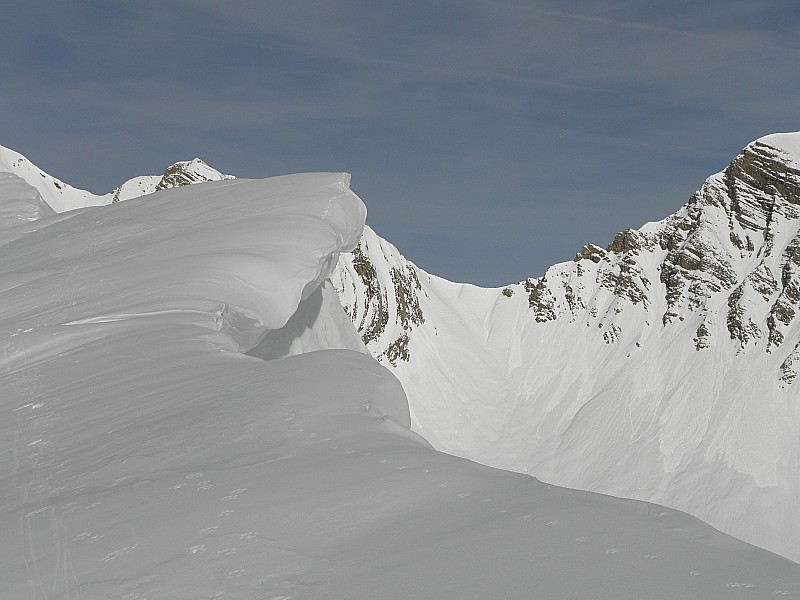 #4 Congére sommitale. : Col de la Coupa. Congére sommitale. : Col de la Coupa.