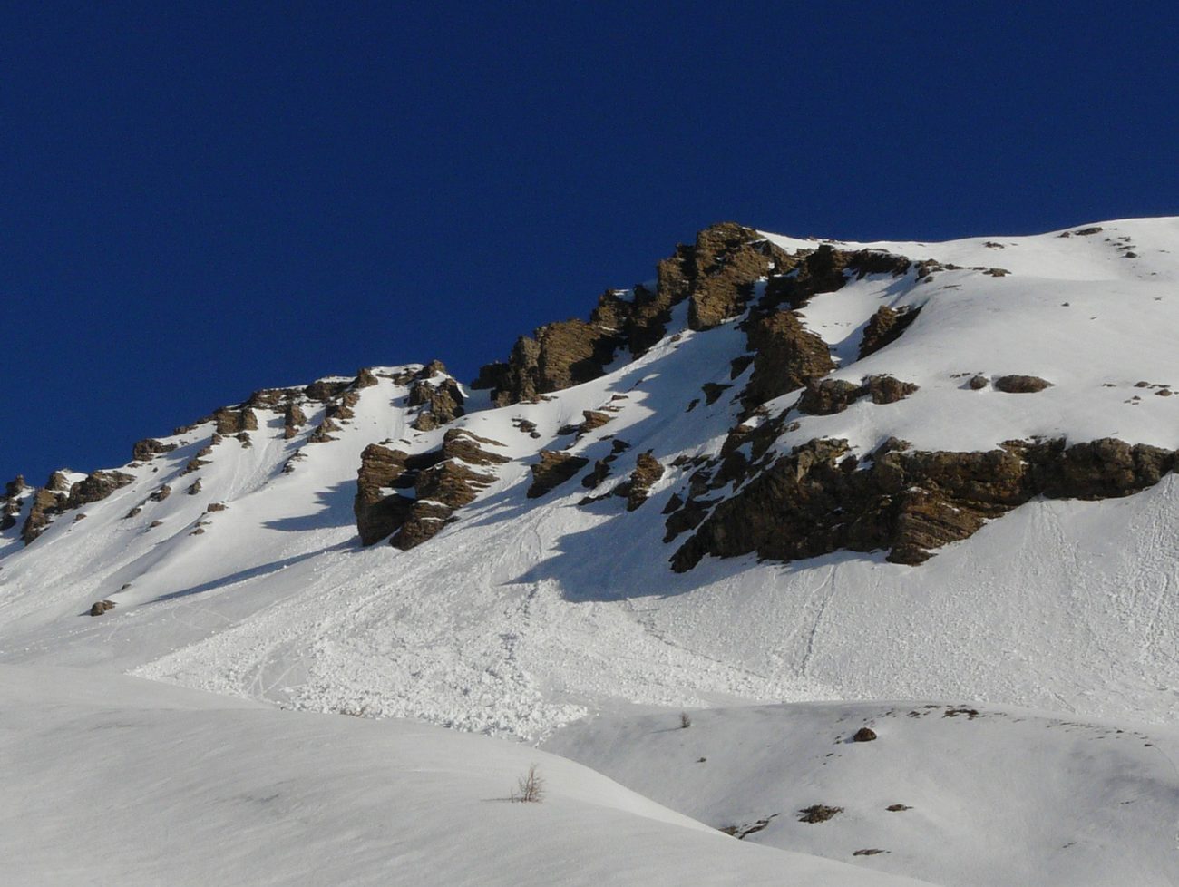 #2 couloir : L couloir : L'objectif au centre et à l'ombre