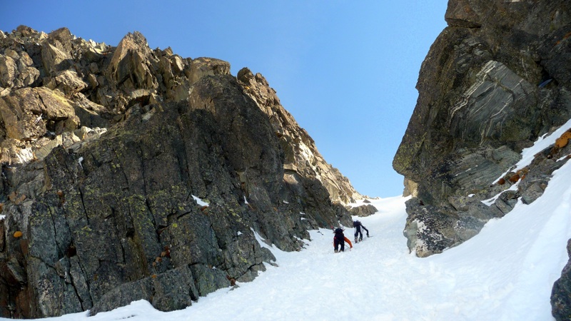 Haut du couloir : Le rocher sur la droite ressemble à un gardien!