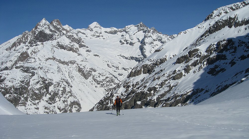 #1 Arrivée sur le plat du Glacier : Le Plaret derrière Arrivée sur le plat du Glacier : Le Plaret derrière
