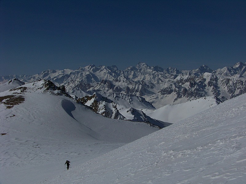 #4 thabor : Superbes conditions en arrivant au sommet. En arrière, les Ecrins....pour une autre fois! thabor : Superbes conditions en arrivant au sommet. En arrière, les Ecrins....pour une autre fois!
