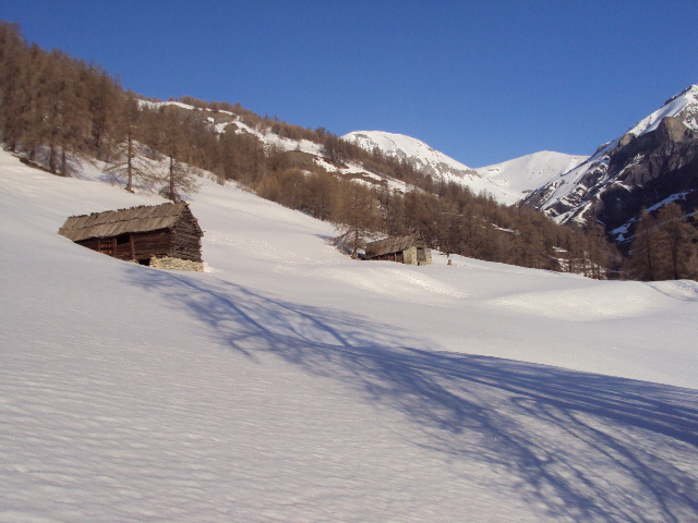 #2 granges : granges au dessus du trou des corneilles granges : granges au dessus du trou des corneilles