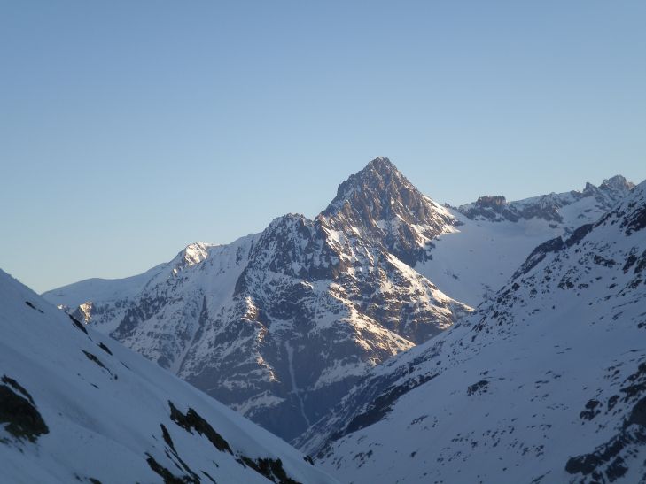 #2 Aiguille de l Aiguille de l'Olan : Le soleil se lève sur LA Montagne (de son papa) ... et pleins de bisous à Arthur !!!