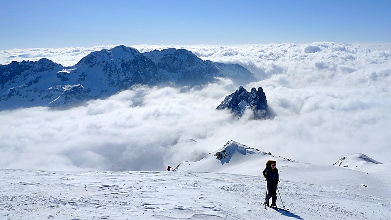 #9 Arrivée au sommet : avant les nuages Arrivée au sommet : avant les nuages