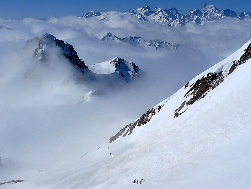 #11 Plongée dans les nuages : début de la descente du Thabor Plongée dans les nuages : début de la descente du Thabor