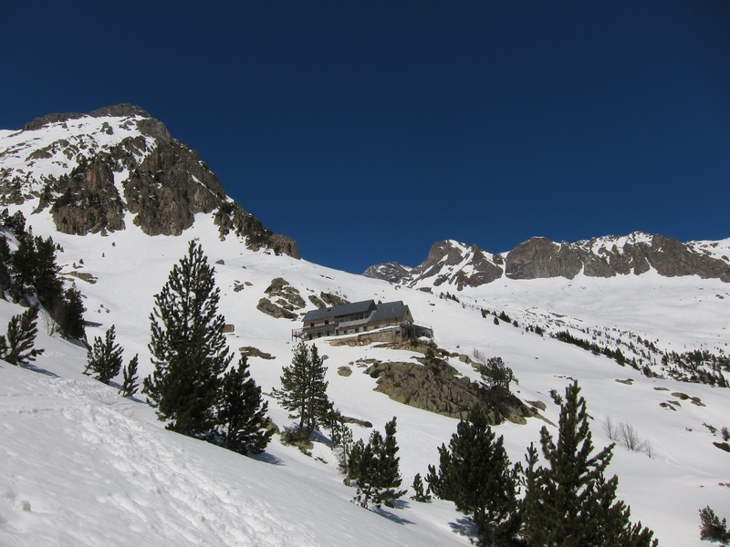 #10 Refuge Angel Orús : dernier regard en arrière avant la descente du refuge Refuge Angel Orús : dernier regard en arrière avant la descente du refuge