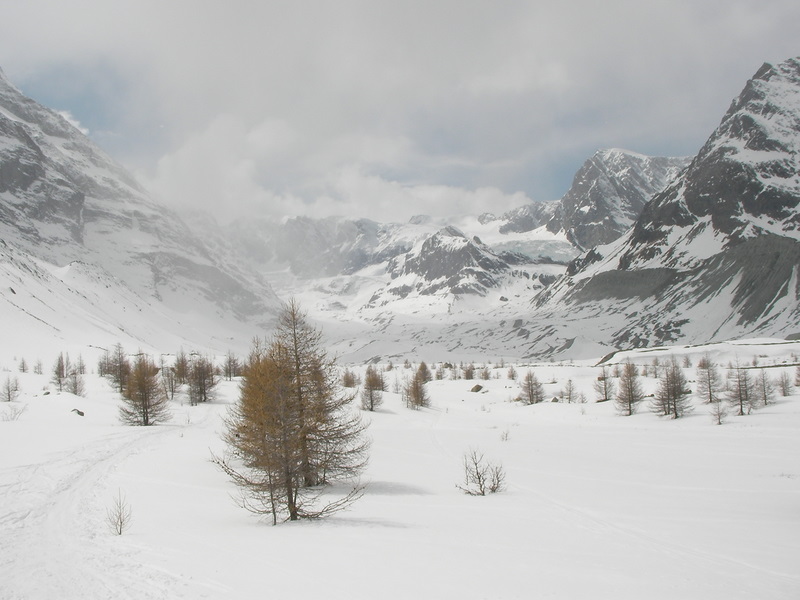 #47 Sous le Cervin : Sous le Cervin, en regardant vers le col de Valpelline Sous le Cervin : Sous le Cervin, en regardant vers le col de Valpelline