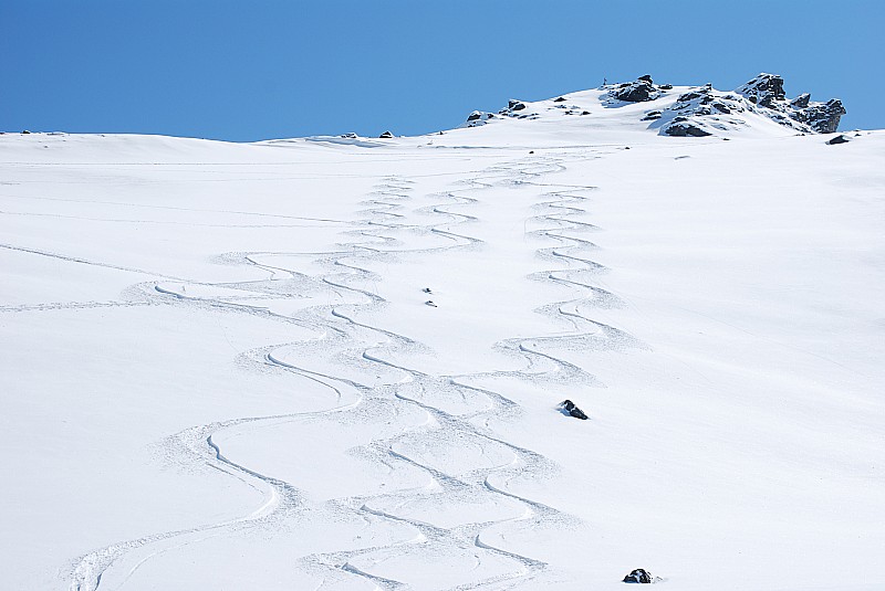 #11 trace : nous étions deux. il y a trois traces. bizarre. trace : nous étions deux. il y a trois traces. bizarre.