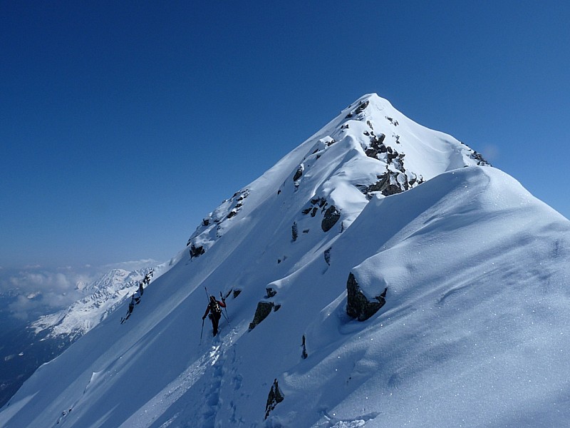 Pic des Cabottes : petit parcours de crête pour rejoindre le sommet.