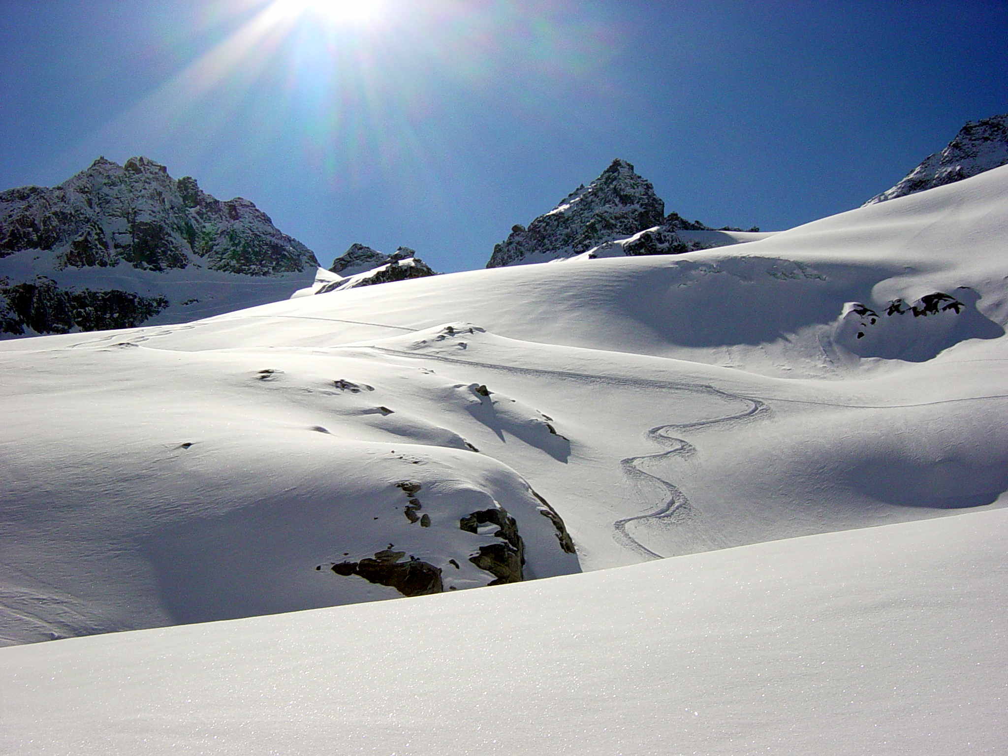 #4 traces : le bonheur d traces : le bonheur d'une trace dans une pente vierge de poudreuse 6*