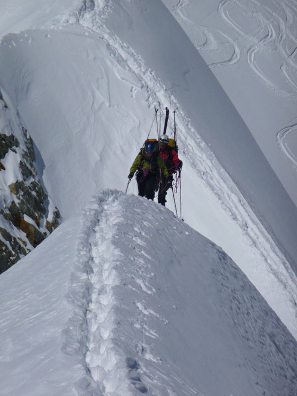 #44 Arête de Moming : Maud et Pedro sur le fil Arête de Moming : Maud et Pedro sur le fil