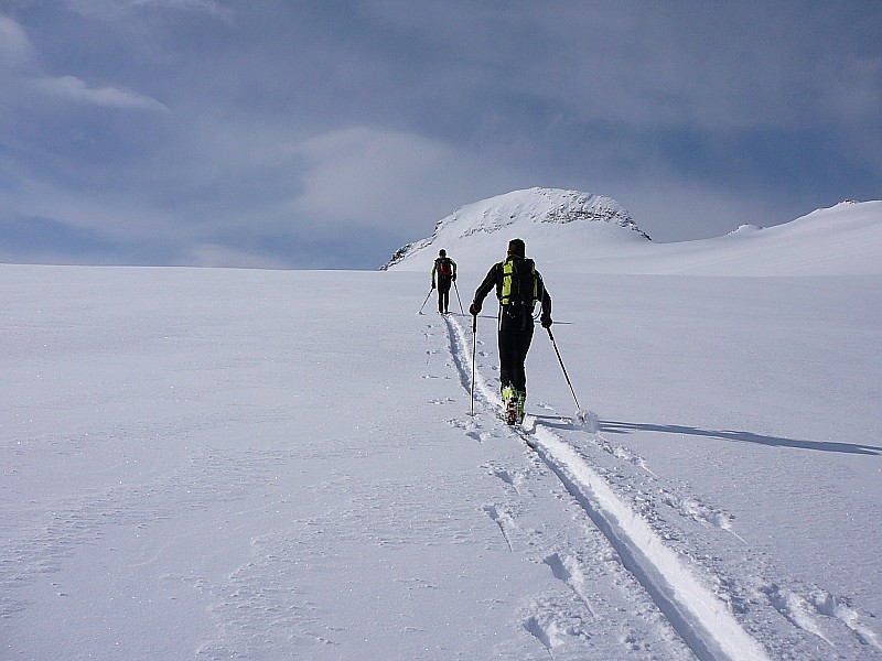 #1 Les Rouies : Le sommet est en vu et la descente s Les Rouies : Le sommet est en vu et la descente s'annonce sympathiquement poudreuse