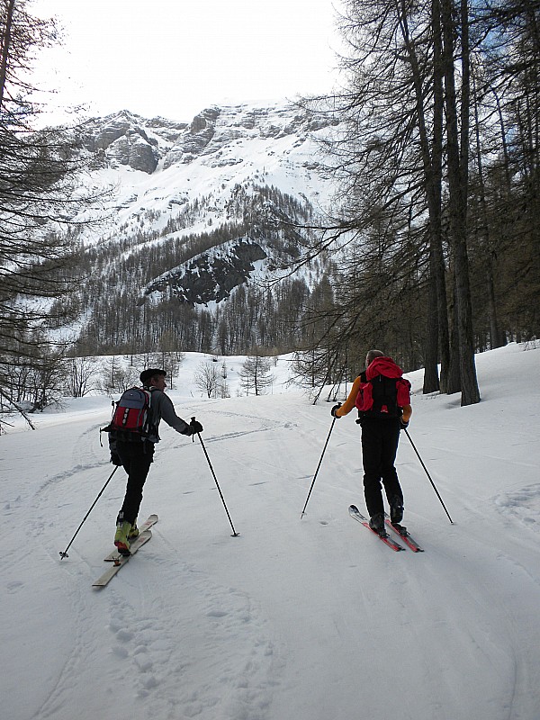 #1 aiguille 1 : maurice:"tu crois que je serais encore en photo sur skitour si je tombe?"
chéri-chéri:"t aiguille 1 : maurice:"tu crois que je serais encore en photo sur skitour si je tombe?"
chéri-chéri:"t'inquiéte pas momo on va le semer aujourd'hui!"