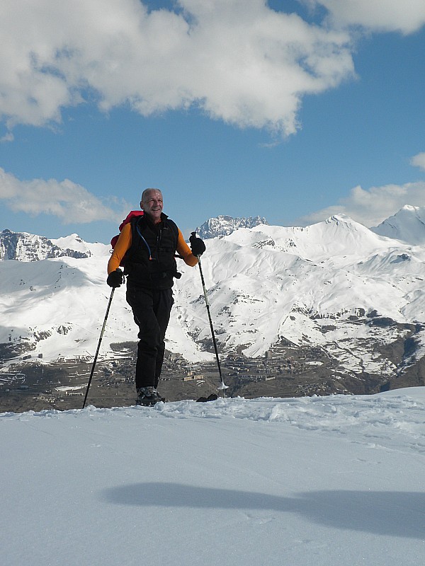 #7 aiguille 7 : chéri-chéri content avec le sirac en fond aiguille 7 : chéri-chéri content avec le sirac en fond