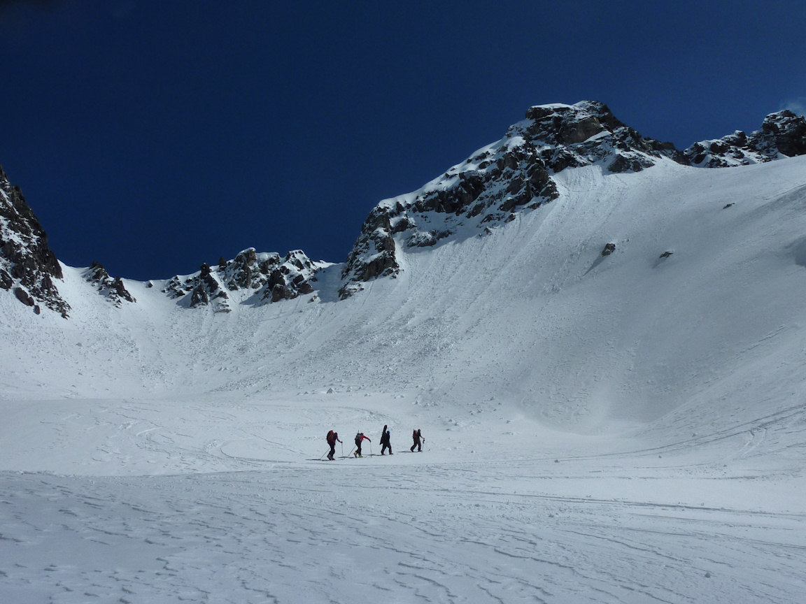 #14 En direction de la Brêche : Plusieurs couloirs se présentent à nous. En direction de la Brêche : Plusieurs couloirs se présentent à nous.