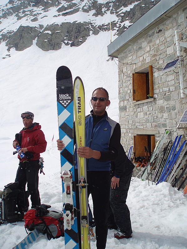 #11 Comparatif SKI : Polito nous fait un comparatif largeur de ski Américain/Français... Comparatif SKI : Polito nous fait un comparatif largeur de ski Américain/Français...