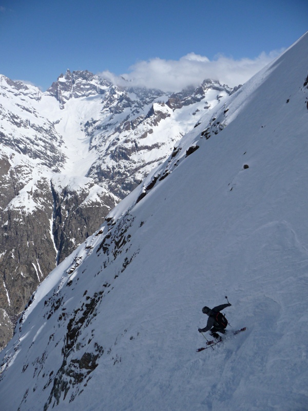 #16 Descente : Ou bien sur fond de Meije, pas pire Descente : Ou bien sur fond de Meije, pas pire