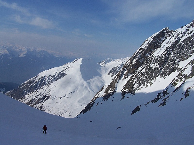#16 Col de la Nova : Dans la combe de la Nova, le Mont Rosset au soleil, les dalles du Gargan Col de la Nova : Dans la combe de la Nova, le Mont Rosset au soleil, les dalles du Gargan