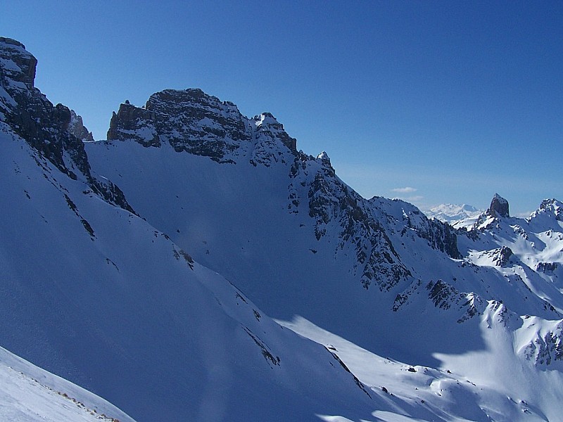 #17 Arpire-Parozan-Gds Fonds : La breche de Parozan, et la Pierra Menta vu du passage d Arpire-Parozan-Gds Fonds : La breche de Parozan, et la Pierra Menta vu du passage d'Arpire