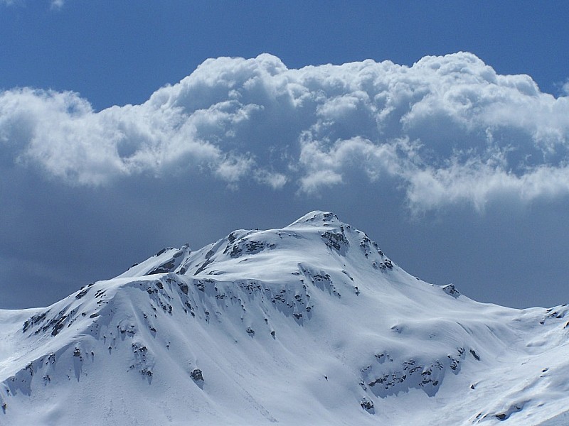 #14 Arpire-Parozan-Gds Fonds : Gros nuages sur la pointe de Cerdosse. Arpire-Parozan-Gds Fonds : Gros nuages sur la pointe de Cerdosse.