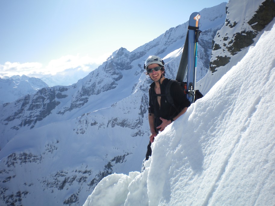 #7 Tête de la Muraillette : La petite écharpe qui permet de basculer dans le couloir sommital. Tête de la Muraillette : La petite écharpe qui permet de basculer dans le couloir sommital.