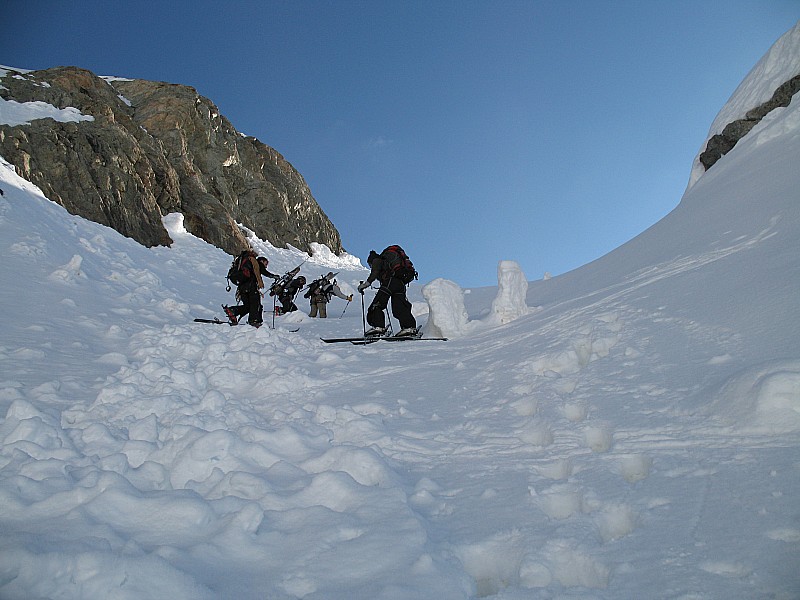 #7 couloir d couloir d'acces au glacier : : ça bouchonne ....