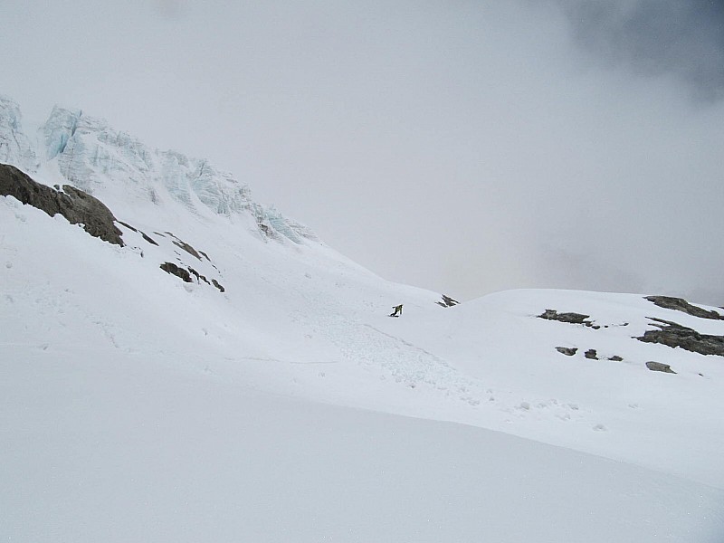 #15 Zigual: : passage sous les séracs Zigual: : passage sous les séracs