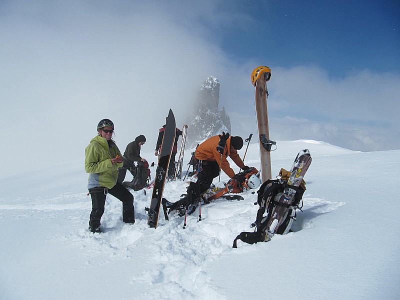 #12 summit! : le groupetto devant l summit! : le groupetto devant l'Ailefroide centrale