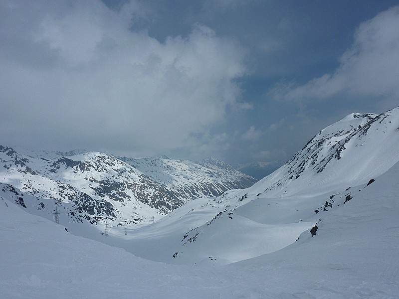 #4 Col E de Barasson : Combe de Barasson (et ses pylônes...) depuis le col Col E de Barasson : Combe de Barasson (et ses pylônes...) depuis le col