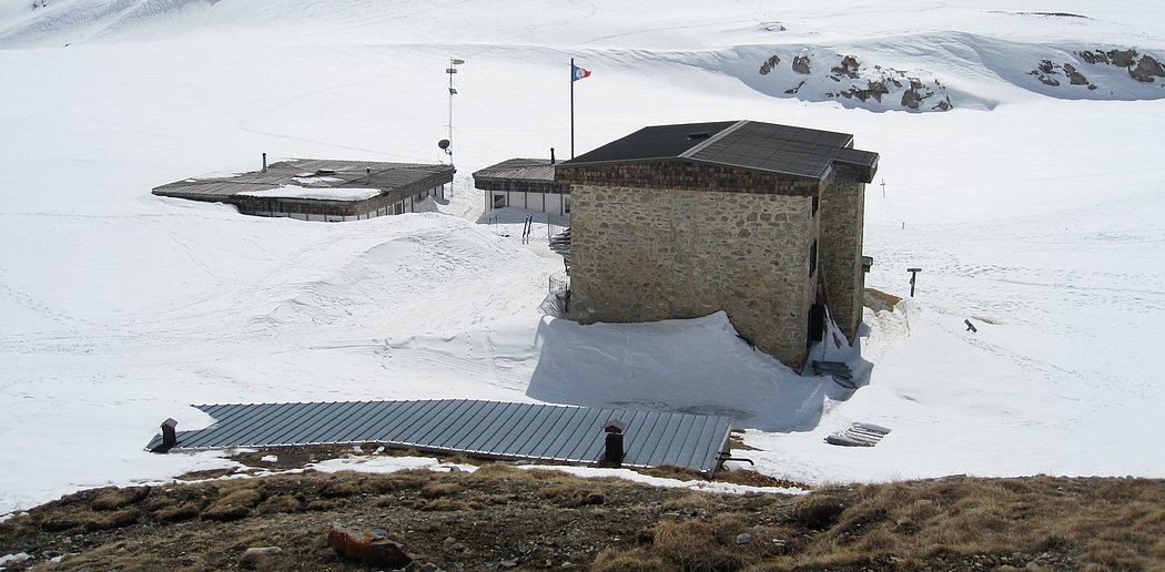 #5 Refuge du col de la Vanoise : "Spécial" avec ses 3 bâtiments Refuge du col de la Vanoise : "Spécial" avec ses 3 bâtiments
