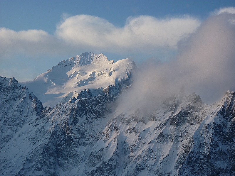 #26 Refuge Adèle Planchard : La Barre est en glace (une autre première par le sud de Duhamel en 1880 ) Refuge Adèle Planchard : La Barre est en glace (une autre première par le sud de Duhamel en 1880 )