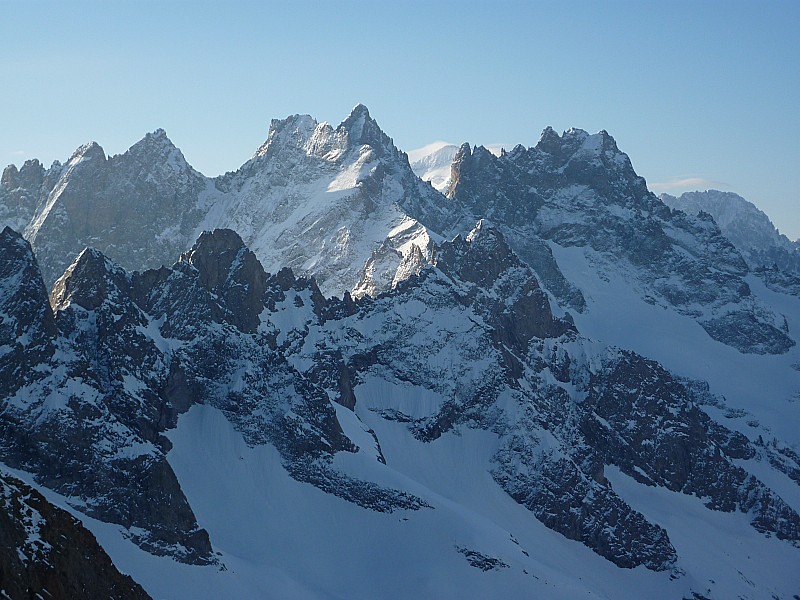 #58 Grand beau, -9°, pas de vent.
Ca devrait être une fabuleuse journée. Grand beau, -9°, pas de vent.
Ca devrait être une fabuleuse journée.