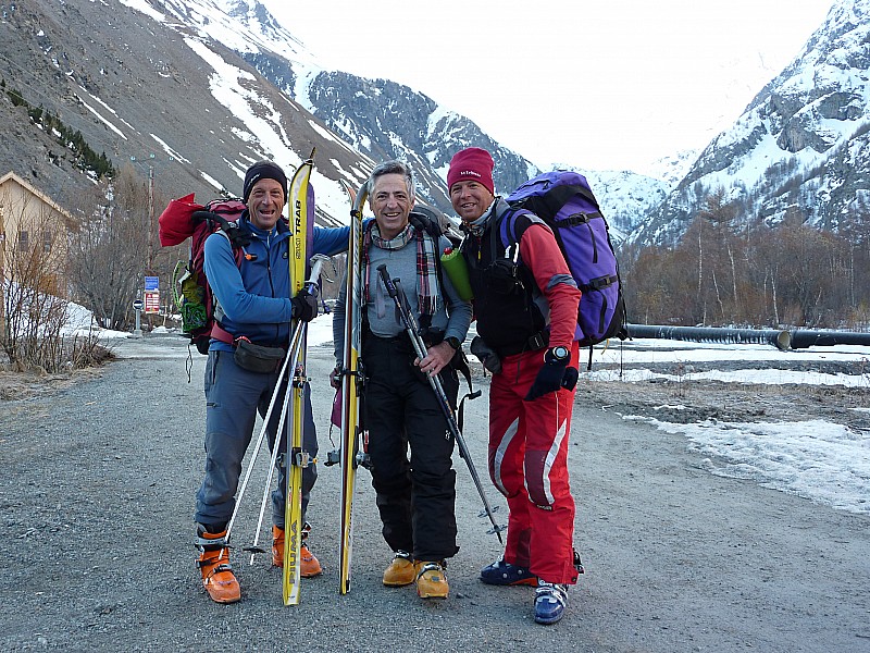#6 Au départ : Bien rasés, propres et plein d Au départ : Bien rasés, propres et plein d'énergie