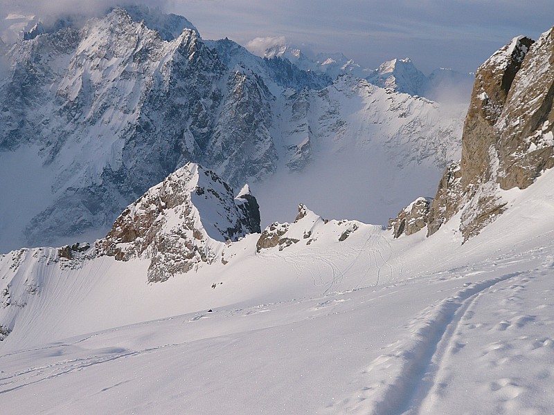 #27 Le col des neiges. On passe en bas Le col des neiges. On passe en bas