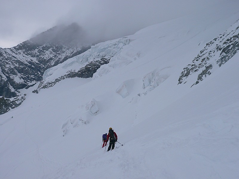 #57 Sous la Brêche : On rejoint le passage du Serret du Savon. C Sous la Brêche : On rejoint le passage du Serret du Savon. C'est couvert.