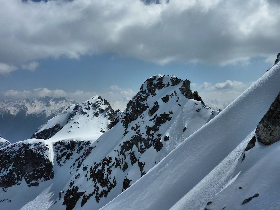 #10 A l A l'approche du sommet : Vue vers l'est.