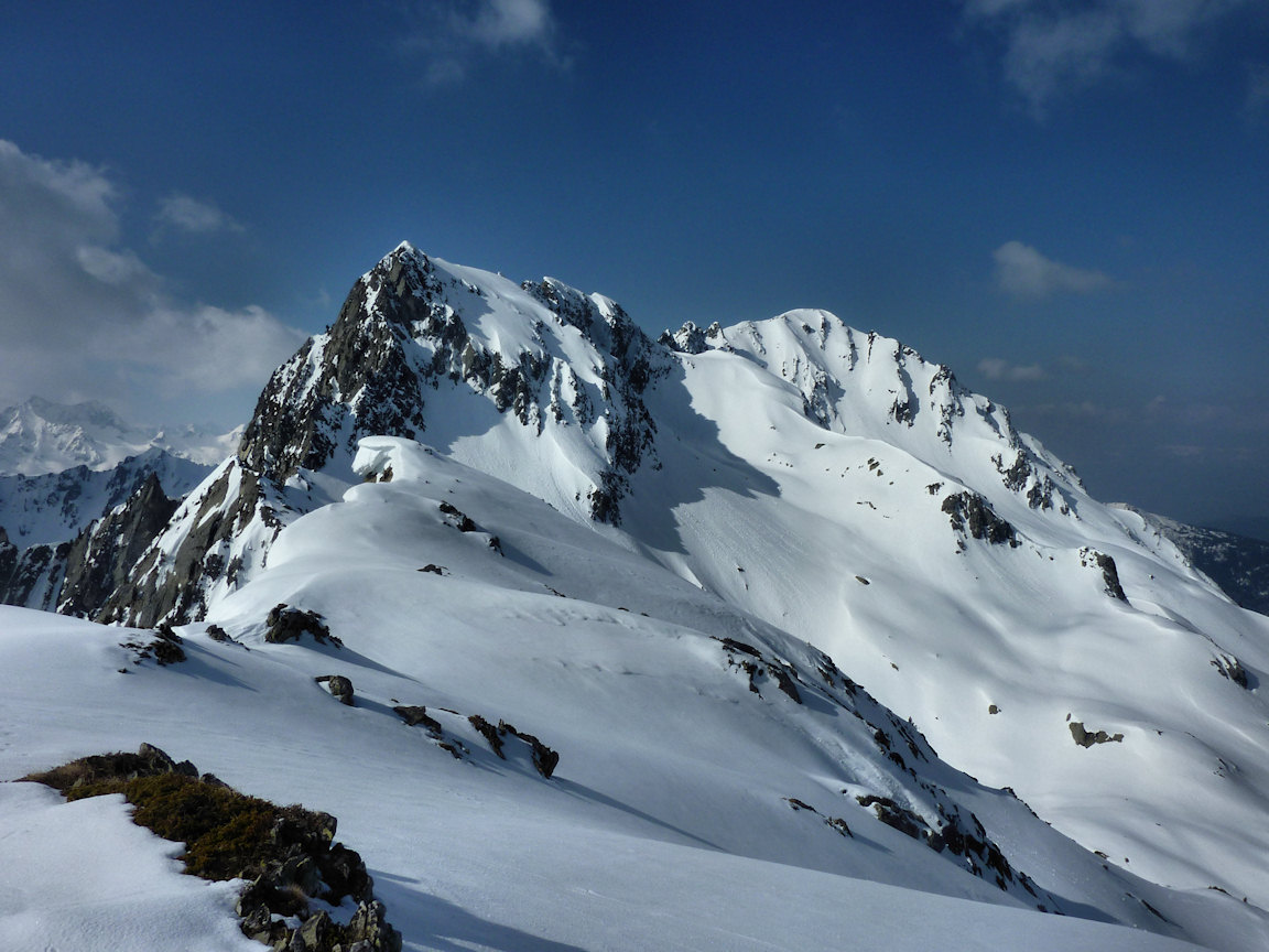 #4 Du sommet : Pas de passage évident pour rejoindre les Grands Moulins. Du sommet : Pas de passage évident pour rejoindre les Grands Moulins.
