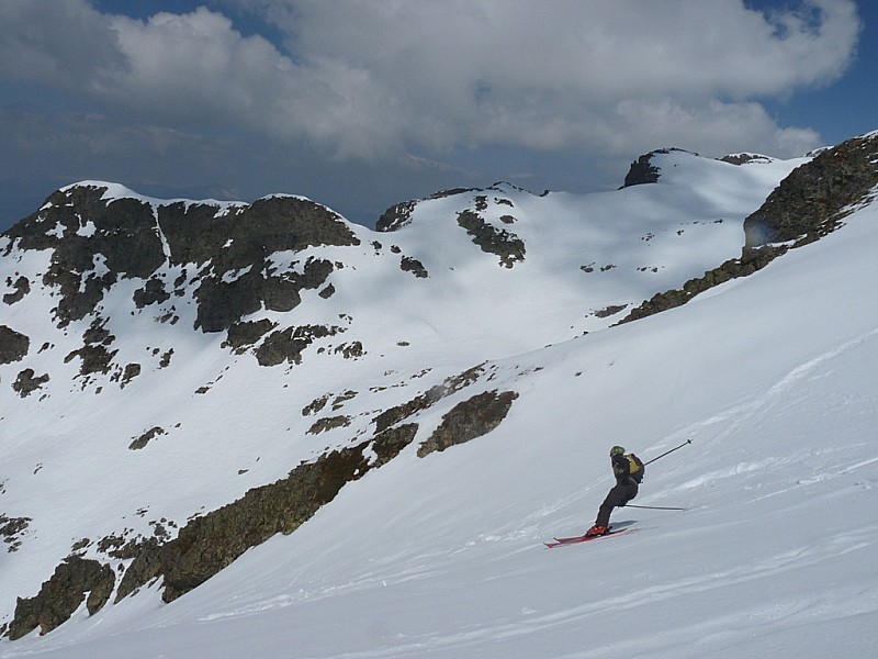 #8 Descente : Ben dans le haut du couloir. Descente : Ben dans le haut du couloir.