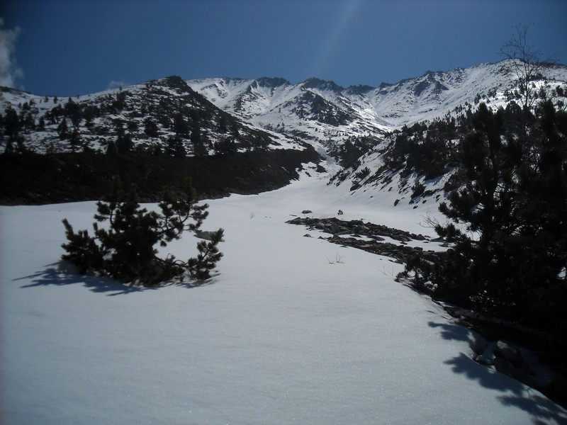 #5 Conques : A la sortie du couloir, vue vers le haut Conques : A la sortie du couloir, vue vers le haut