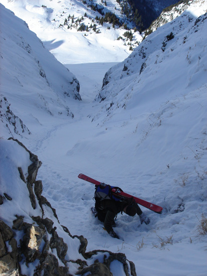 #4 Couloir Nord-ouest du Mt Gardy : Le couloir vu du haut.
Photo de PParisot. Couloir Nord-ouest du Mt Gardy : Le couloir vu du haut.
Photo de PParisot.