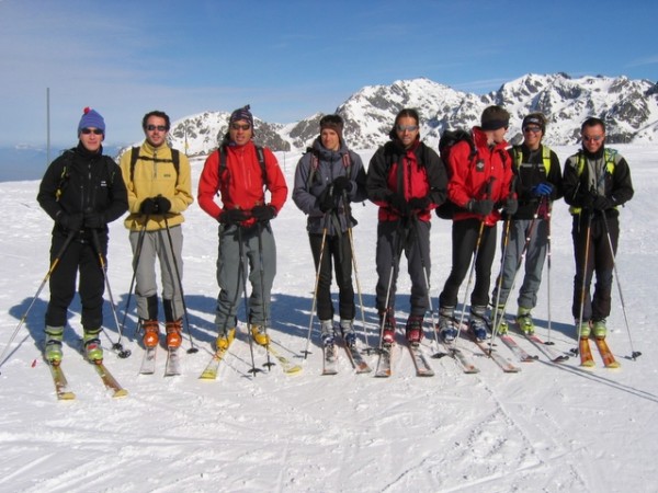 #1 Traversée de Belledonne : Les huit au départ, sans oublier le gars derrière l Traversée de Belledonne : Les huit au départ, sans oublier le gars derrière l'objectif