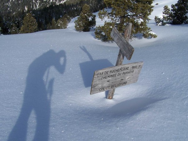#2 C C'est par la! (by joebar) : Il est joli, ce panneau, dans la poudre scintillante