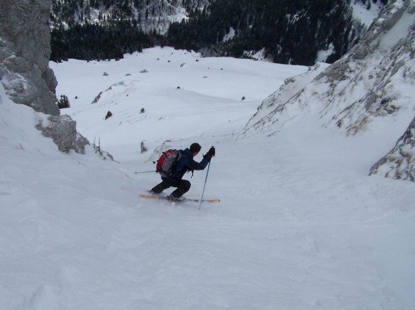 #5 couloir W des lances : Ah, ben la neige elle est pas bonne, la, mais Jip il est content quand même!!! couloir W des lances : Ah, ben la neige elle est pas bonne, la, mais Jip il est content quand même!!!