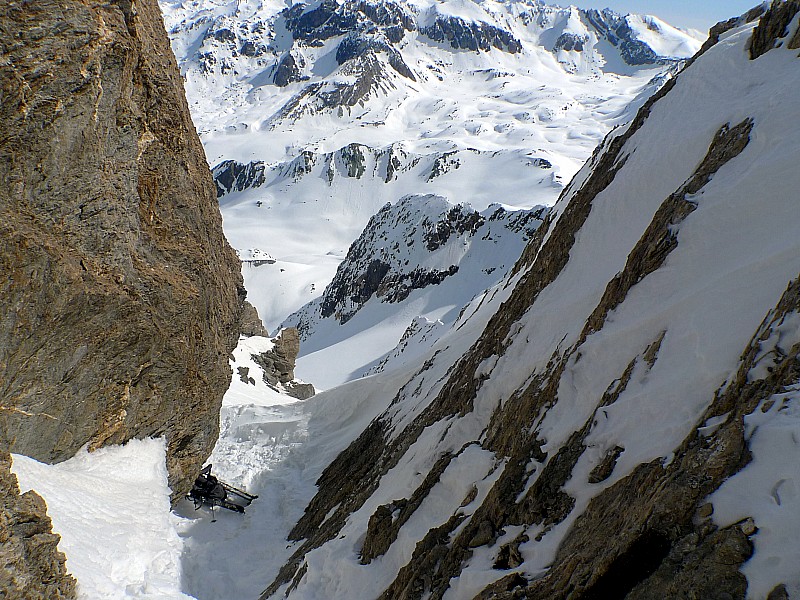 #5 Sortie du couloir : sympa, le replat sous le rocher pour buller Sortie du couloir : sympa, le replat sous le rocher pour buller