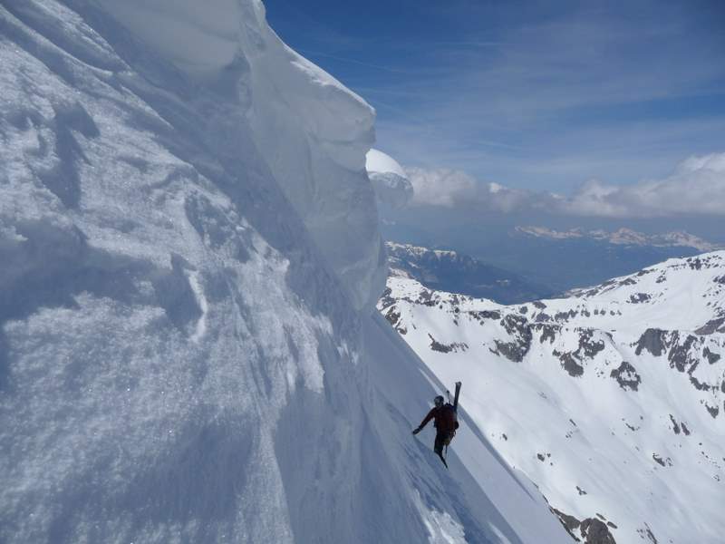 Aig. du Belvédère : Sortie sous les corniches