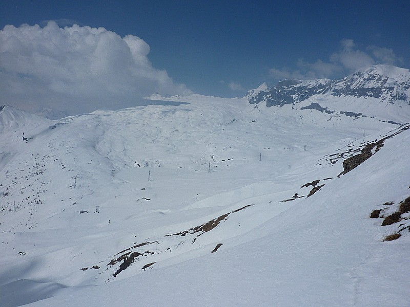 #58 Tsanfleuron : éclaircie sur le col du Snetsch et le glacier de Tsanfleuron. Tsanfleuron : éclaircie sur le col du Snetsch et le glacier de Tsanfleuron.