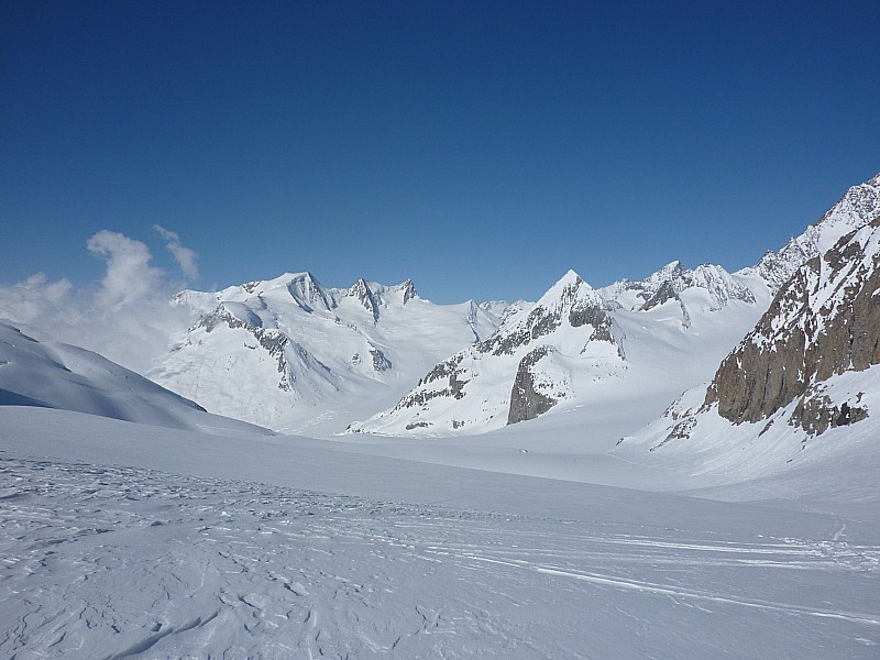 Galmilicke : Vue sur le Galmigletscher, à droite le Finsteraarhorn